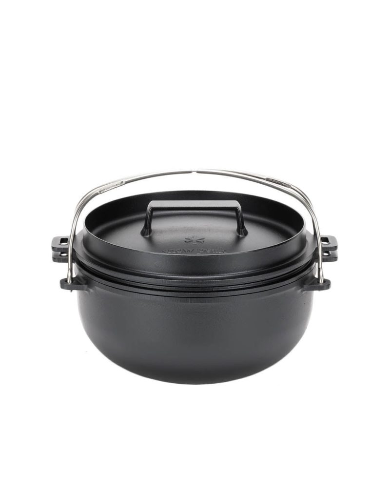 japanese dutch oven 26 cs 520 hero 01