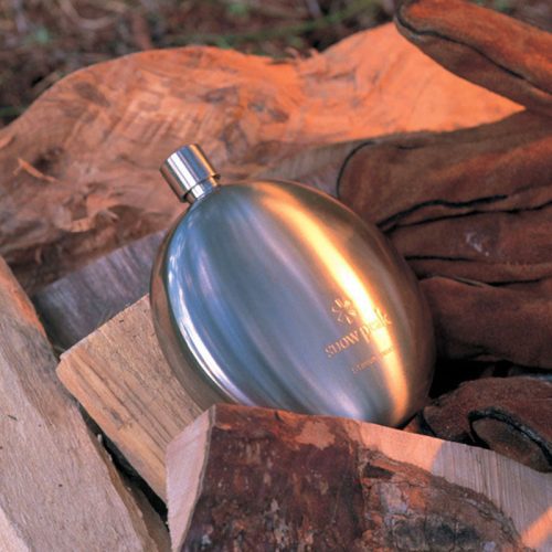 titanium curved flask t 015 lifestyle 04