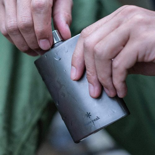 titanium flask m t 012 lifestyle 05